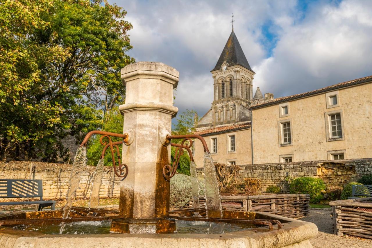 Saint-Hilaire-des-Loges Chambres D'Hotes Le Tilleul المظهر الخارجي الصورة
