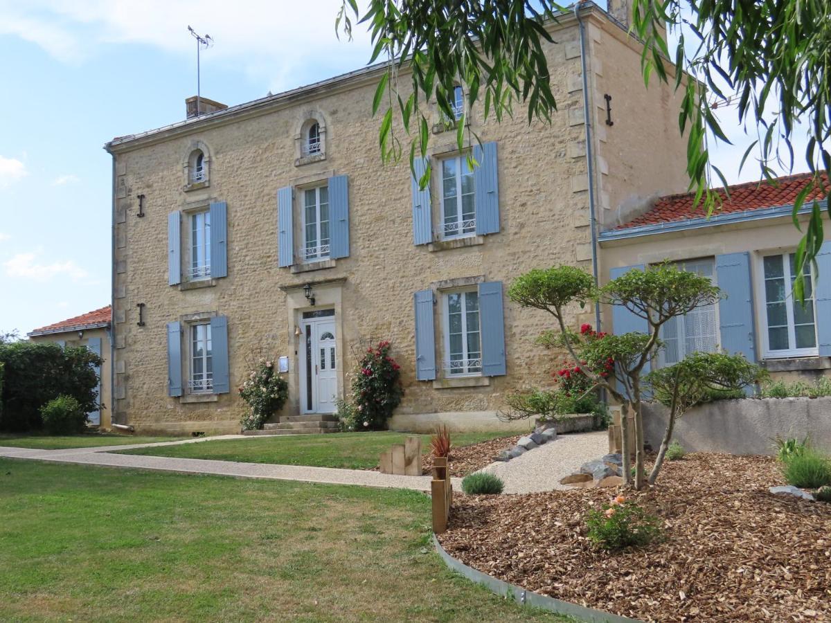 Saint-Hilaire-des-Loges Chambres D'Hotes Le Tilleul المظهر الخارجي الصورة